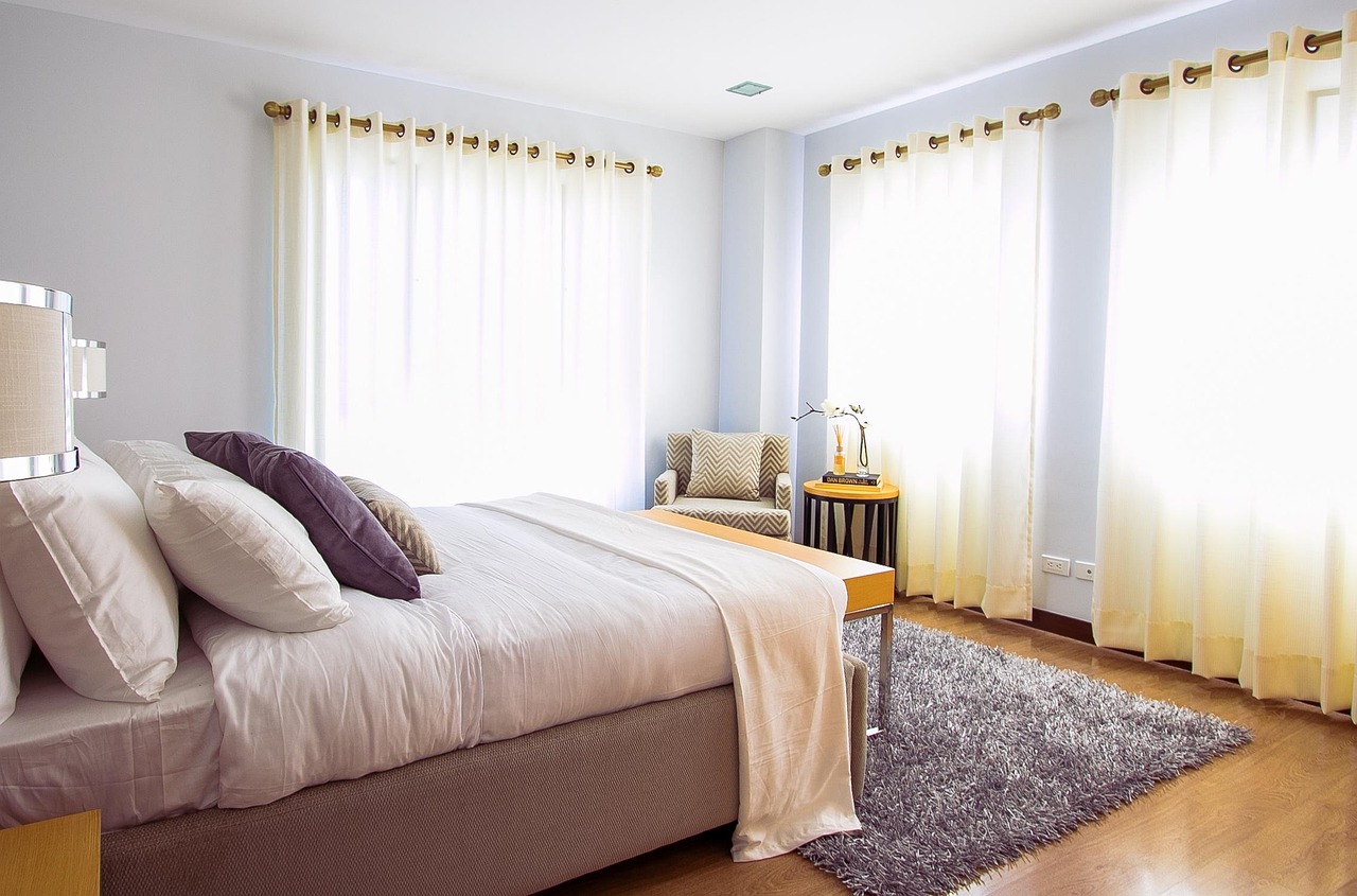 Frisch renoviertes Schlafzimmer mit glatten Wänden | Maler Manta Weinviertel